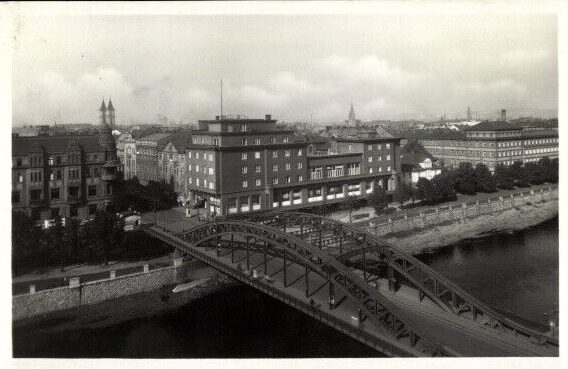 Výstavba Mostu Miloše Sýkory, 40.léta