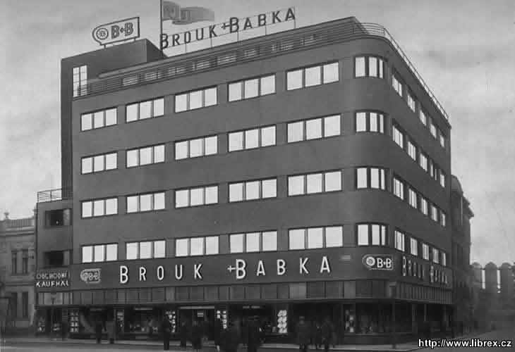 Obchodní dům ve třicátých letech