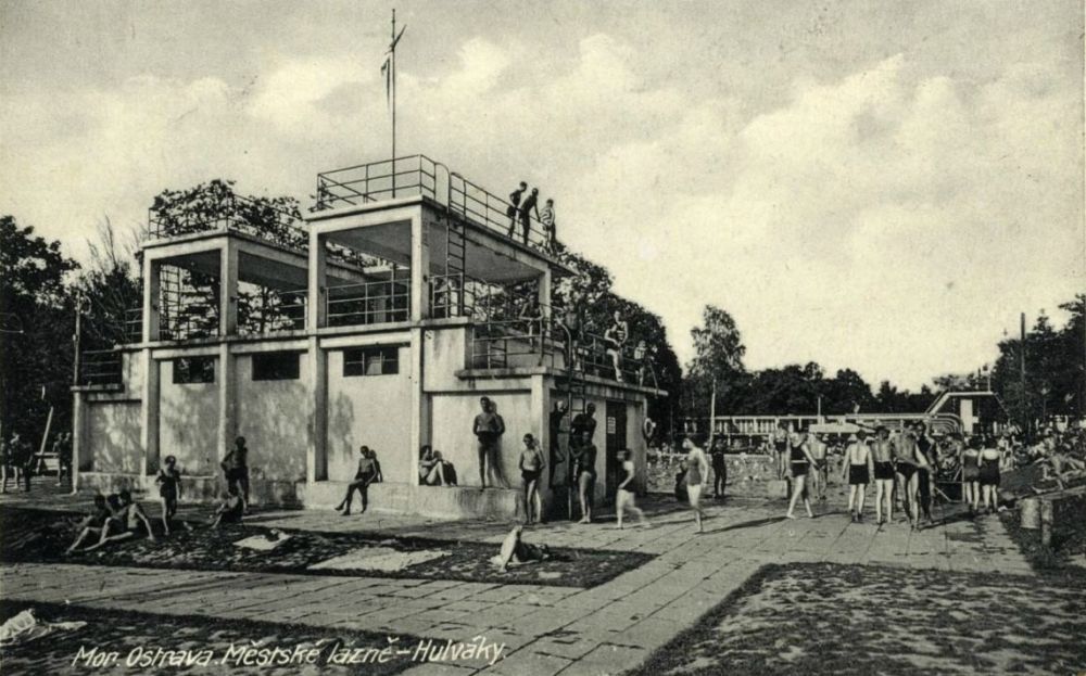 Filtrační stanice se skokanskými můstky v roce 1933